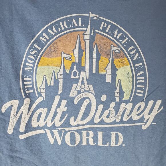 Walt Disney World The Most Magical Place On Earth Castle Short Sleeve Tee Size M - Picture 4 of 4